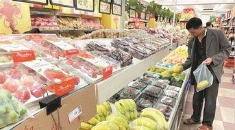 卖水果的群众吃瓜视频,卖瓜群众自食其瓜，趣味横生一幕引网友热议