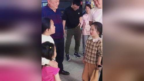 吵架爸爸吃瓜视频大全集,家庭欢乐喜剧大全集